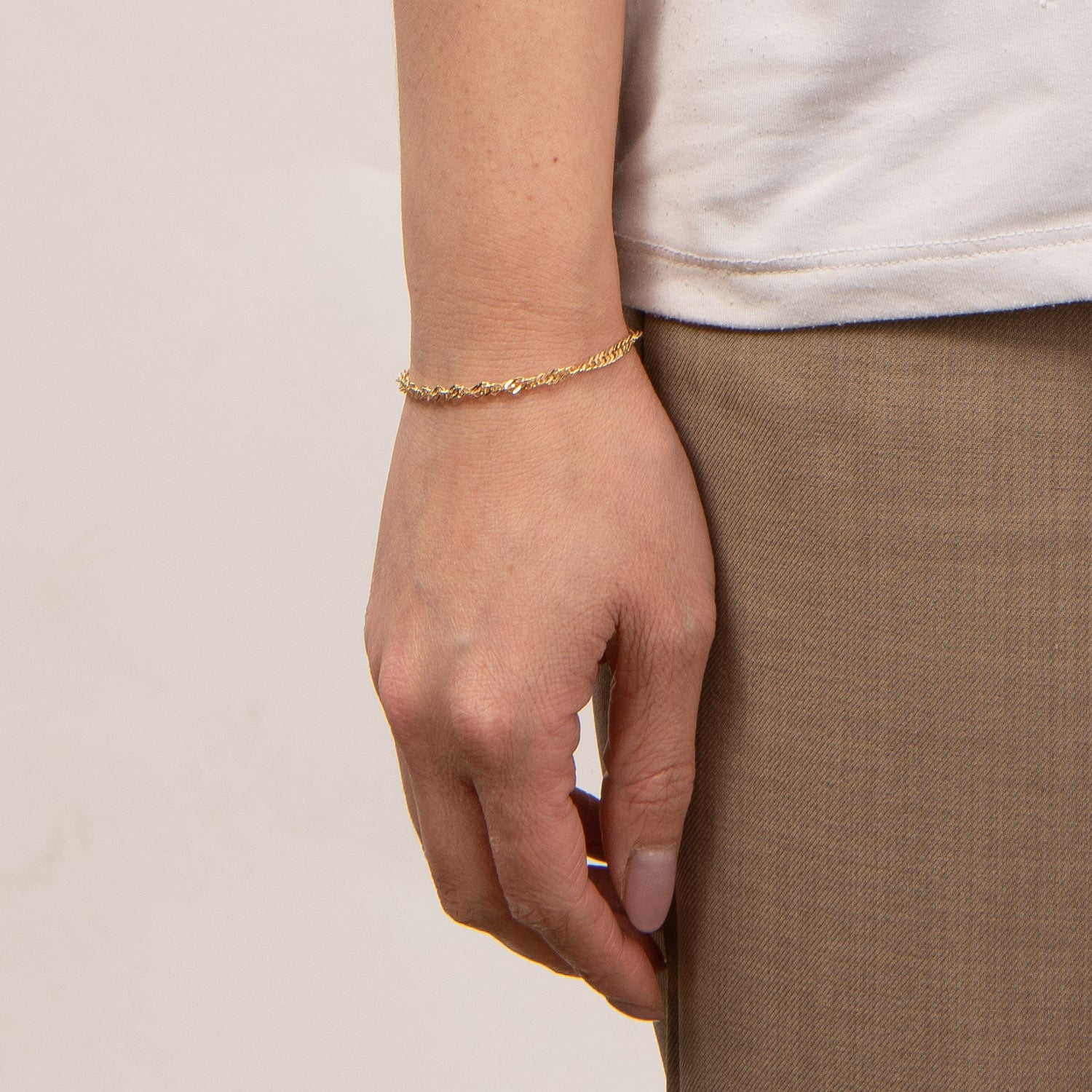 DETAIL245586